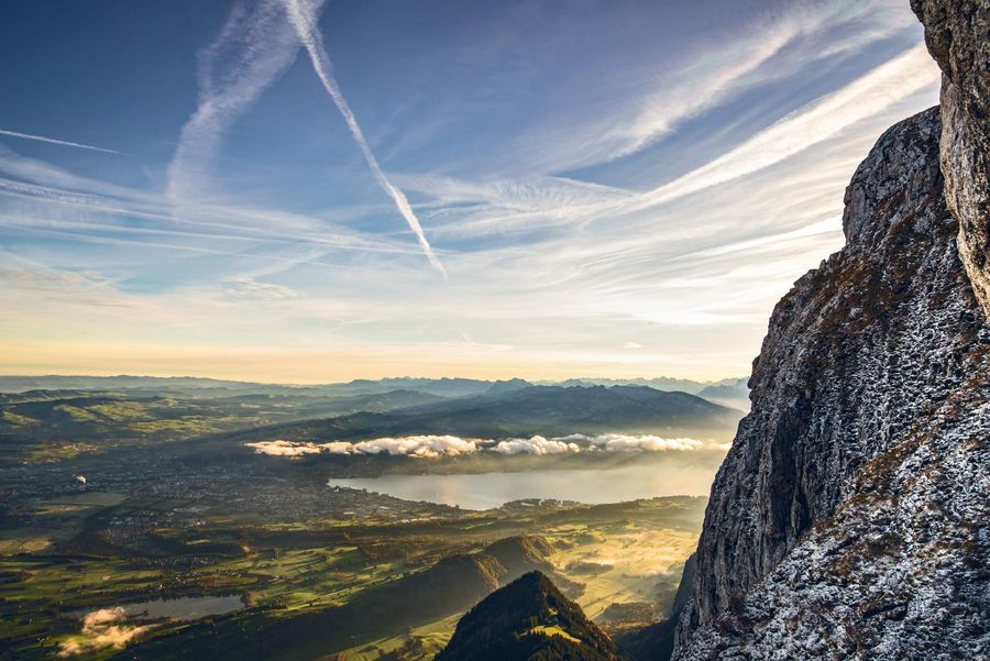 Die Aussicht vom Stockhorn über Thun in der Abendstimmung