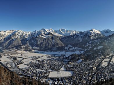Aussicht über Interlaken vom Harder Kulm im Winter Aussicht über Interlaken vom Harder Kulm im Winter