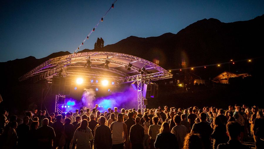 Musikalische Unterahltung am Holzbildhauer Sympoisum Brienz